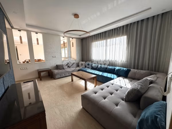 Vendita di uno splendido appartamento a Oasis. 3 belle camere da letto. Posto auto e ascensore