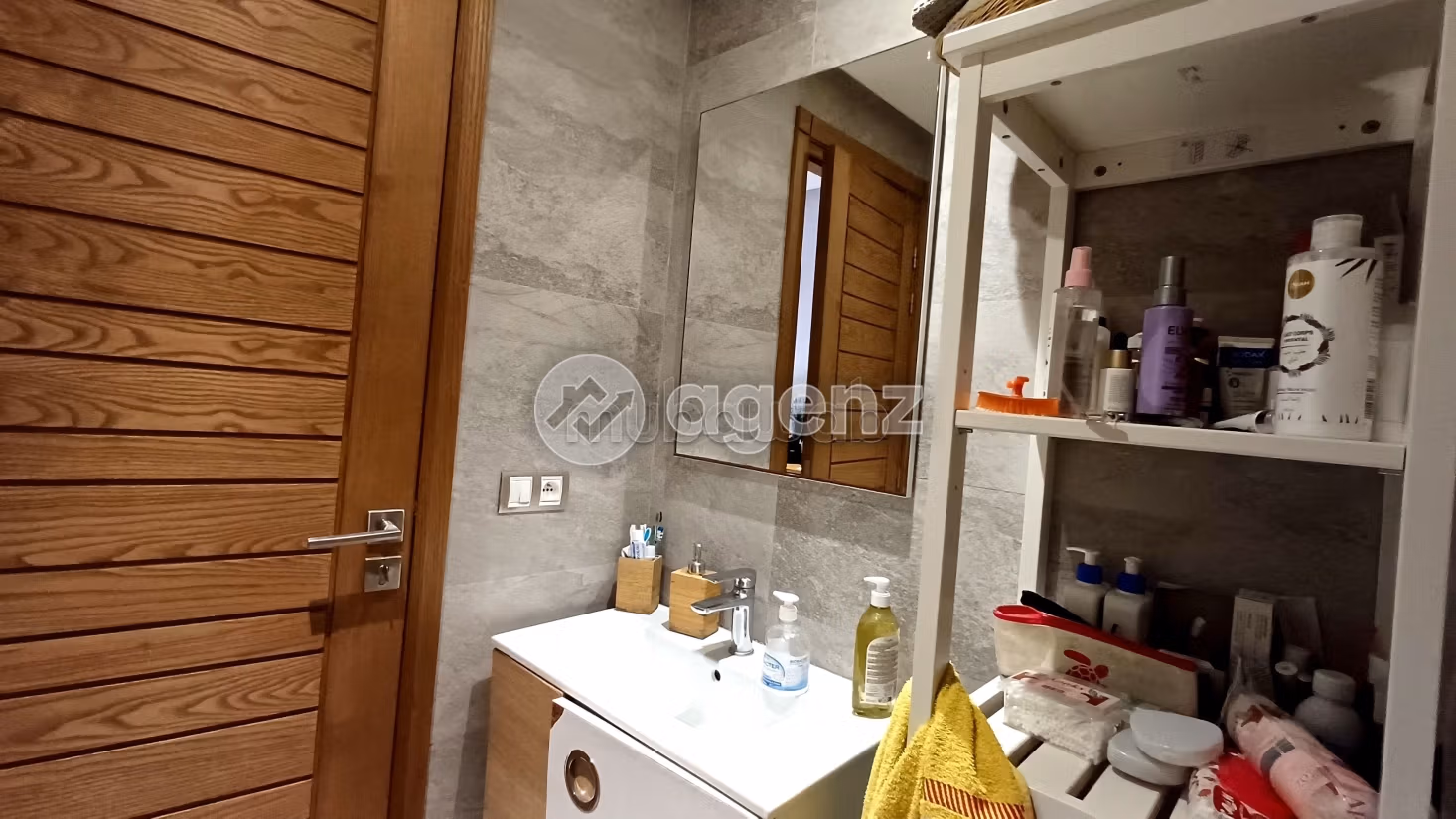 Piso en venta en Oasis. 2 dormitorios. Seguridad 24/24