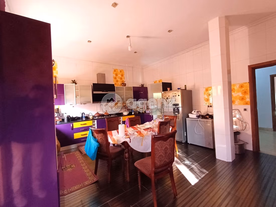 Magnificent villa for sale in Ennakhil Palmeraie. 5 rooms. Gardeners, Large terrace