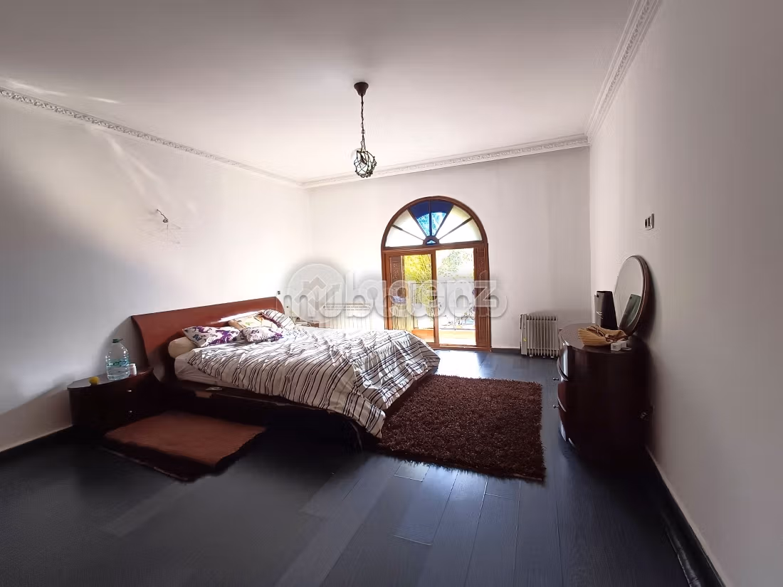 Magnificent villa for sale in Ennakhil Palmeraie. 5 rooms. Gardeners, Large terrace