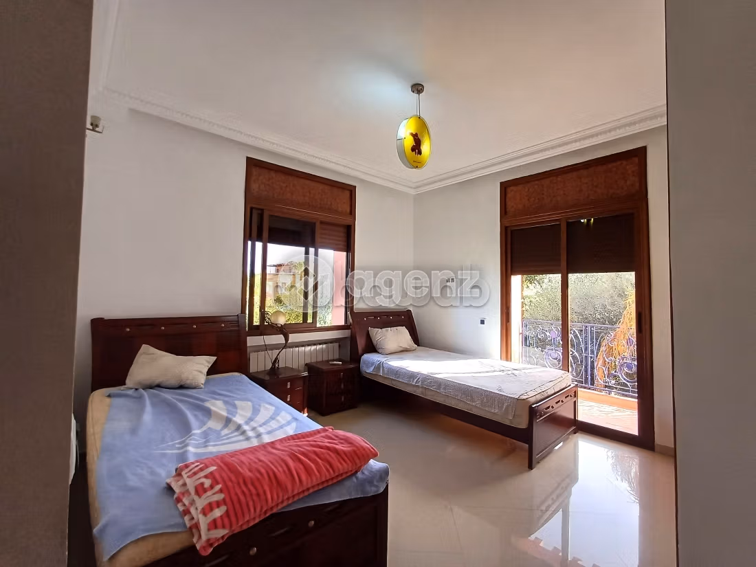 Magnificent villa for sale in Ennakhil Palmeraie. 5 rooms. Gardeners, Large terrace