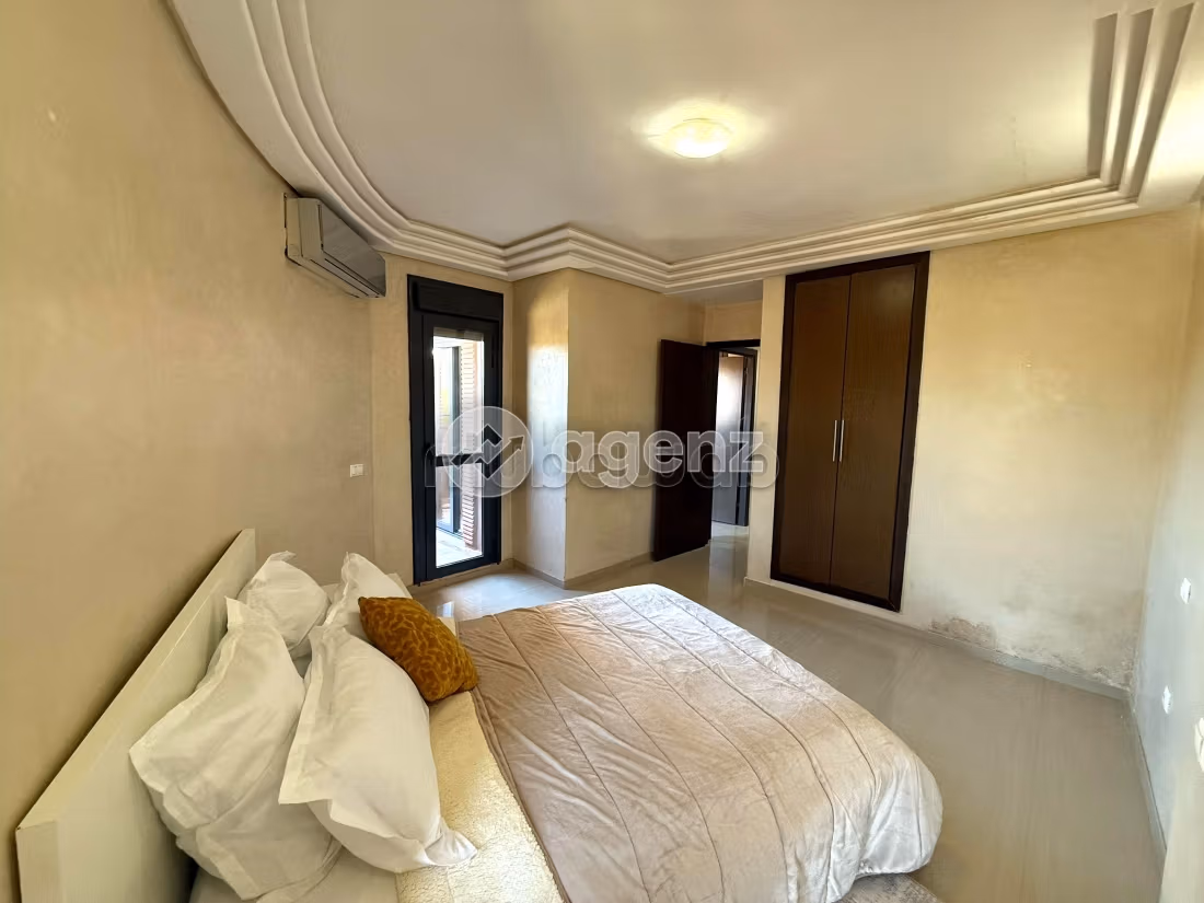 Splendid villa for sale in Ennakhil Palmeraie. 3 beautiful rooms. Garage and terrace
