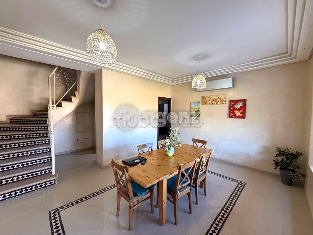 Splendid villa for sale in Ennakhil Palmeraie. 3 beautiful rooms. Garage and terrace