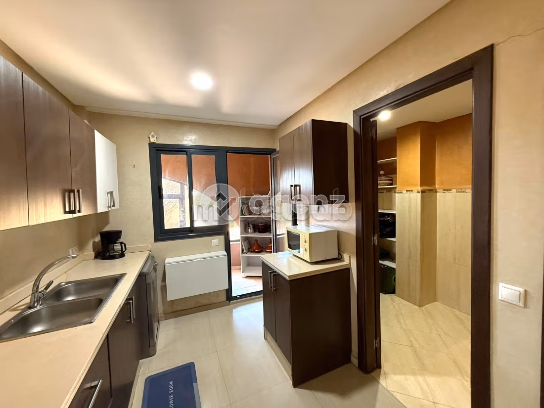 Splendid villa for sale in Ennakhil Palmeraie. 3 beautiful rooms. Garage and terrace