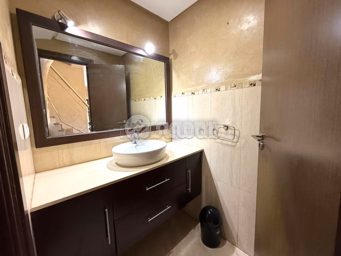 Splendid villa for sale in Ennakhil Palmeraie. 3 beautiful rooms. Garage and terrace