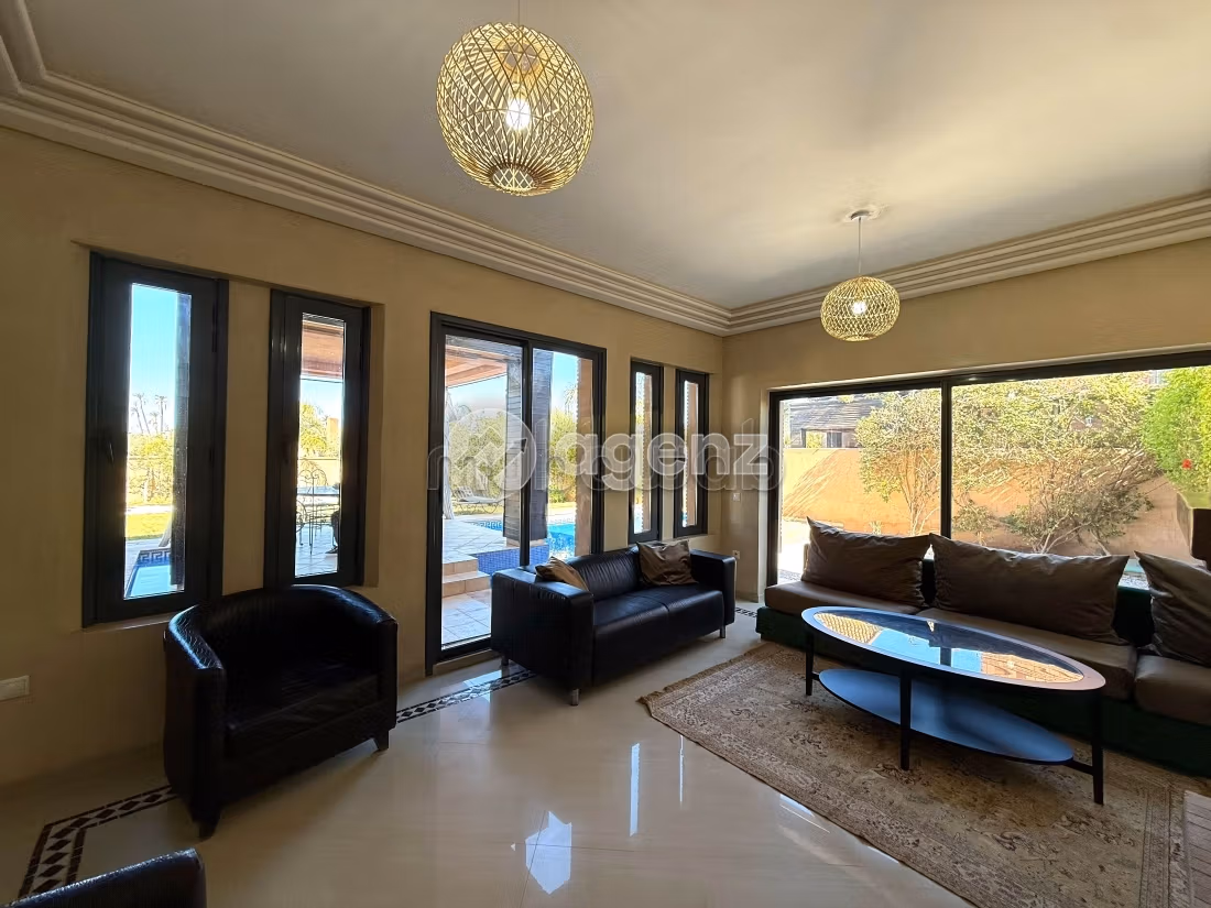 Splendid villa for sale in Ennakhil Palmeraie. 3 beautiful rooms. Garage and terrace