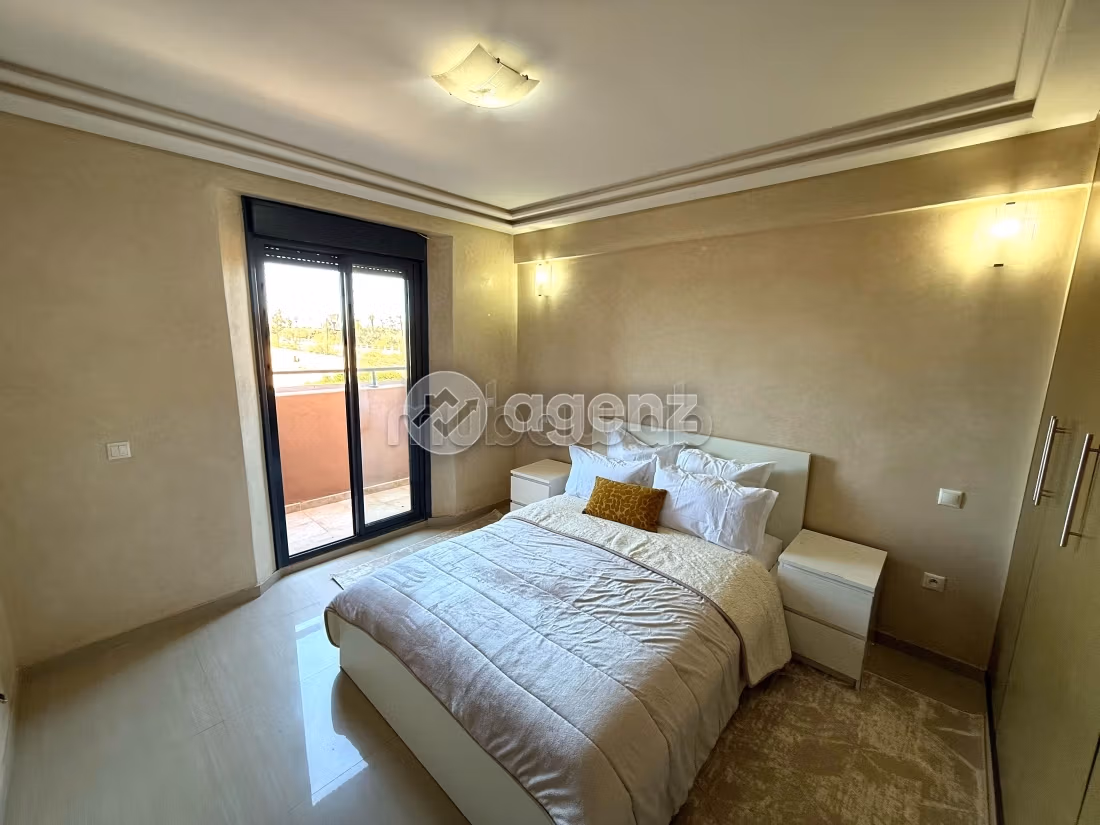 Splendid villa for sale in Ennakhil Palmeraie. 3 beautiful rooms. Garage and terrace