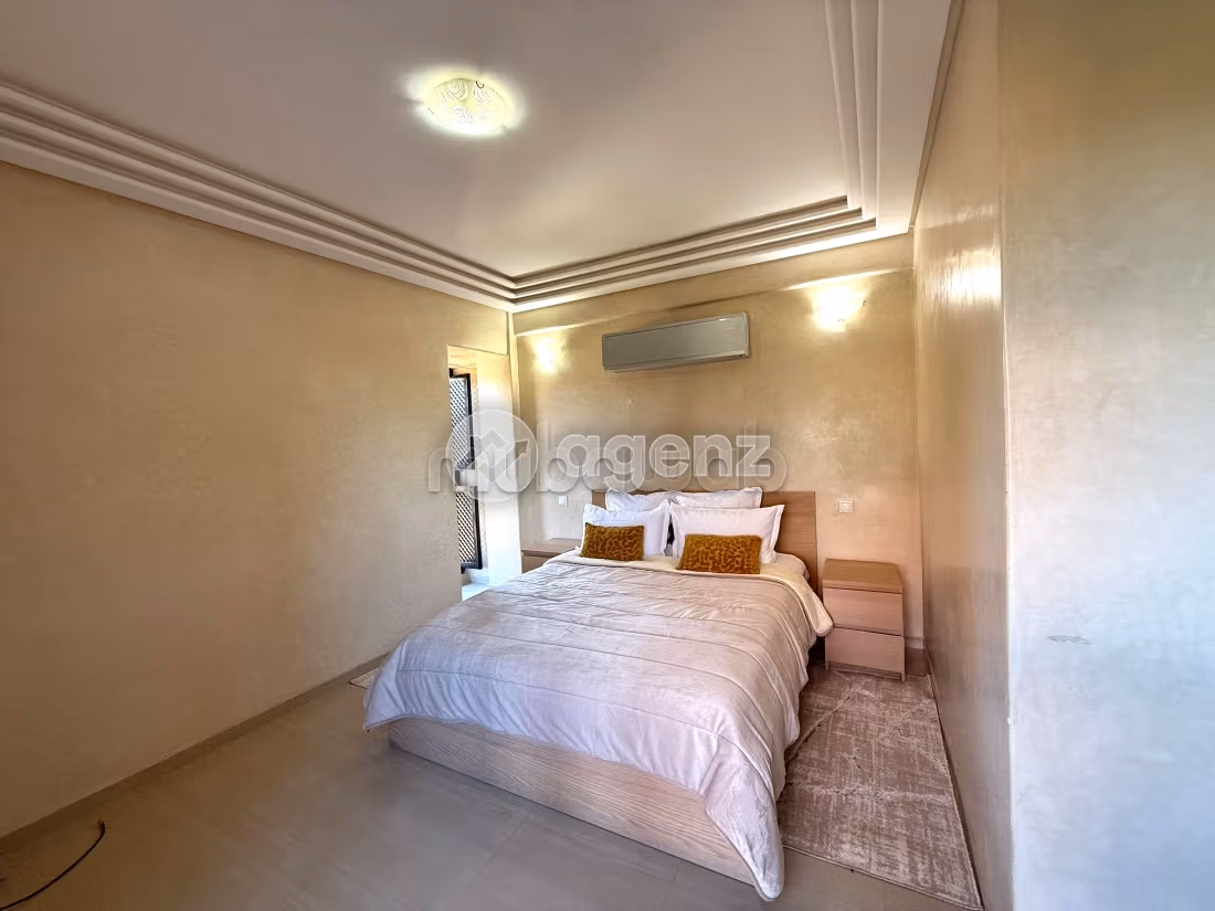 Splendid villa for sale in Ennakhil Palmeraie. 3 beautiful rooms. Garage and terrace