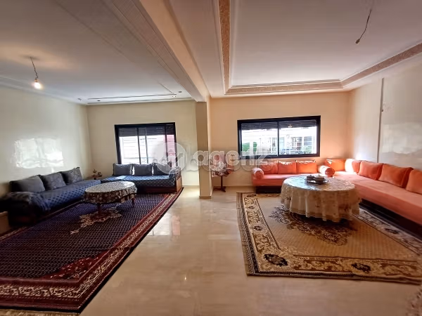 Appartementen kopen in Route Immouzer. Totale oppervlakte 221 m². Garage en lift