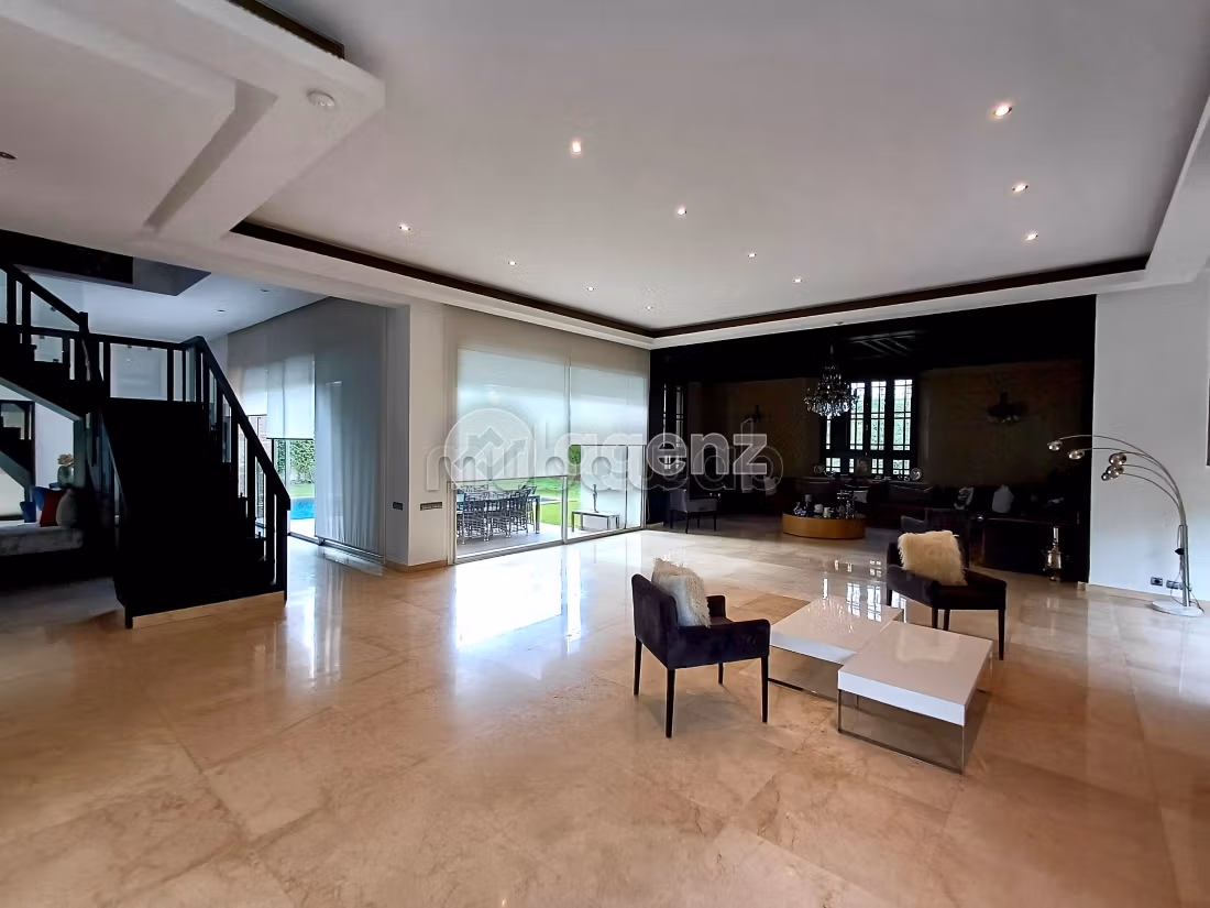 Casa de alto standing en venta en Route Immouzer. 5 dormitorios. Jardineras, Gran terraza