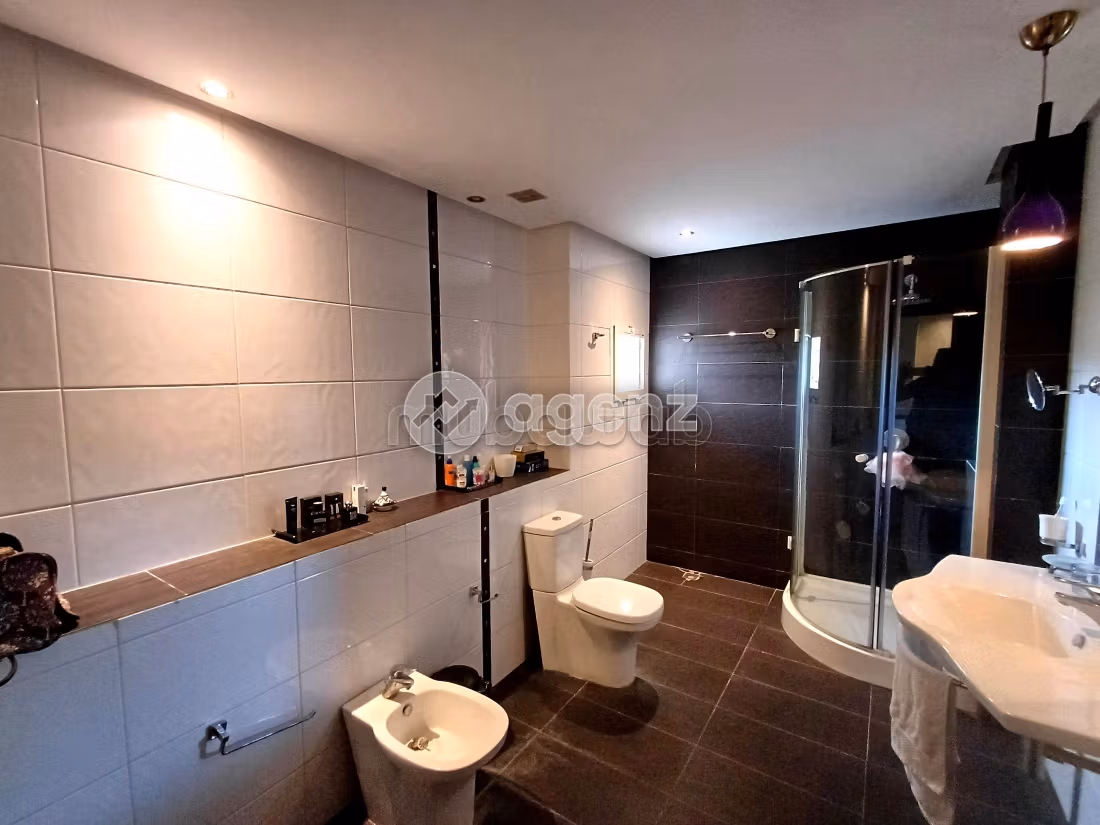 Casa de alto standing en venta en Route Immouzer. 5 dormitorios. Jardineras, Gran terraza