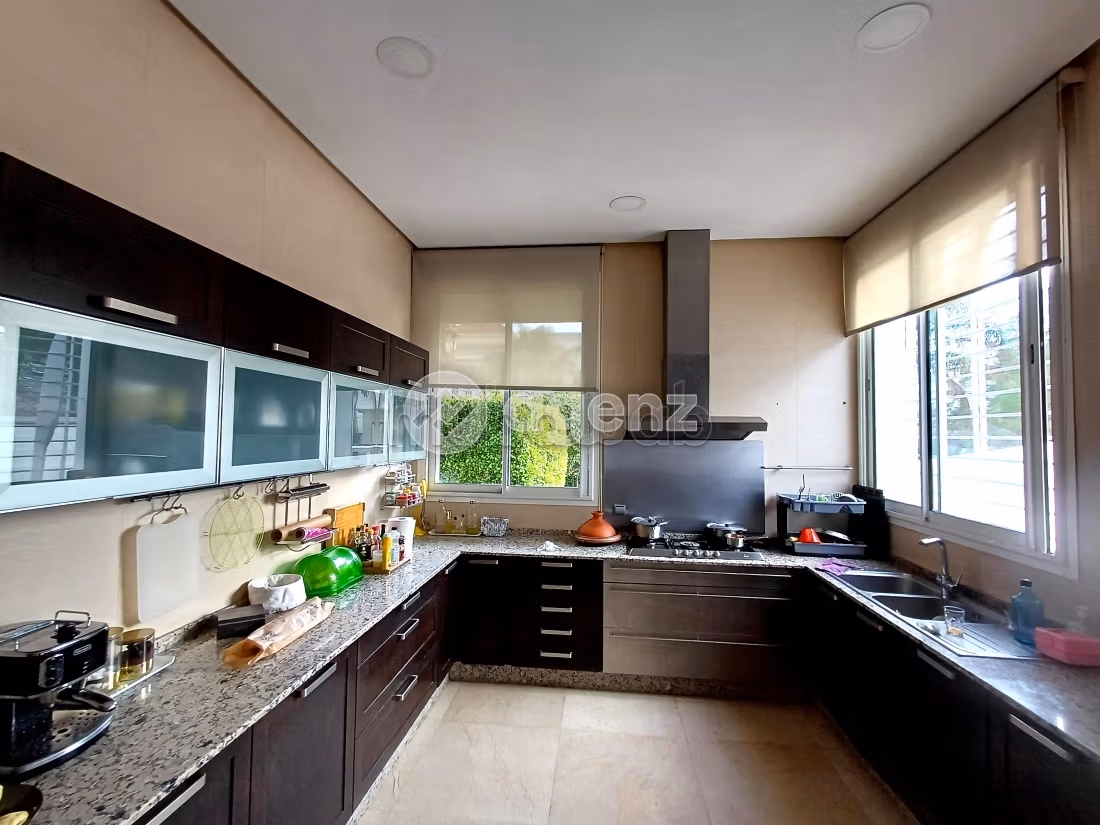 Casa de alto standing en venta en Route Immouzer. 5 dormitorios. Jardineras, Gran terraza