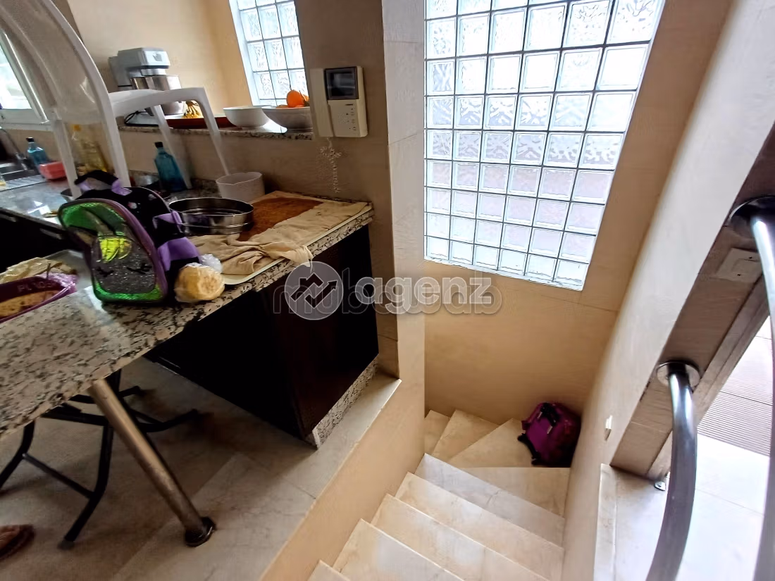 Casa de alto standing en venta en Route Immouzer. 5 dormitorios. Jardineras, Gran terraza