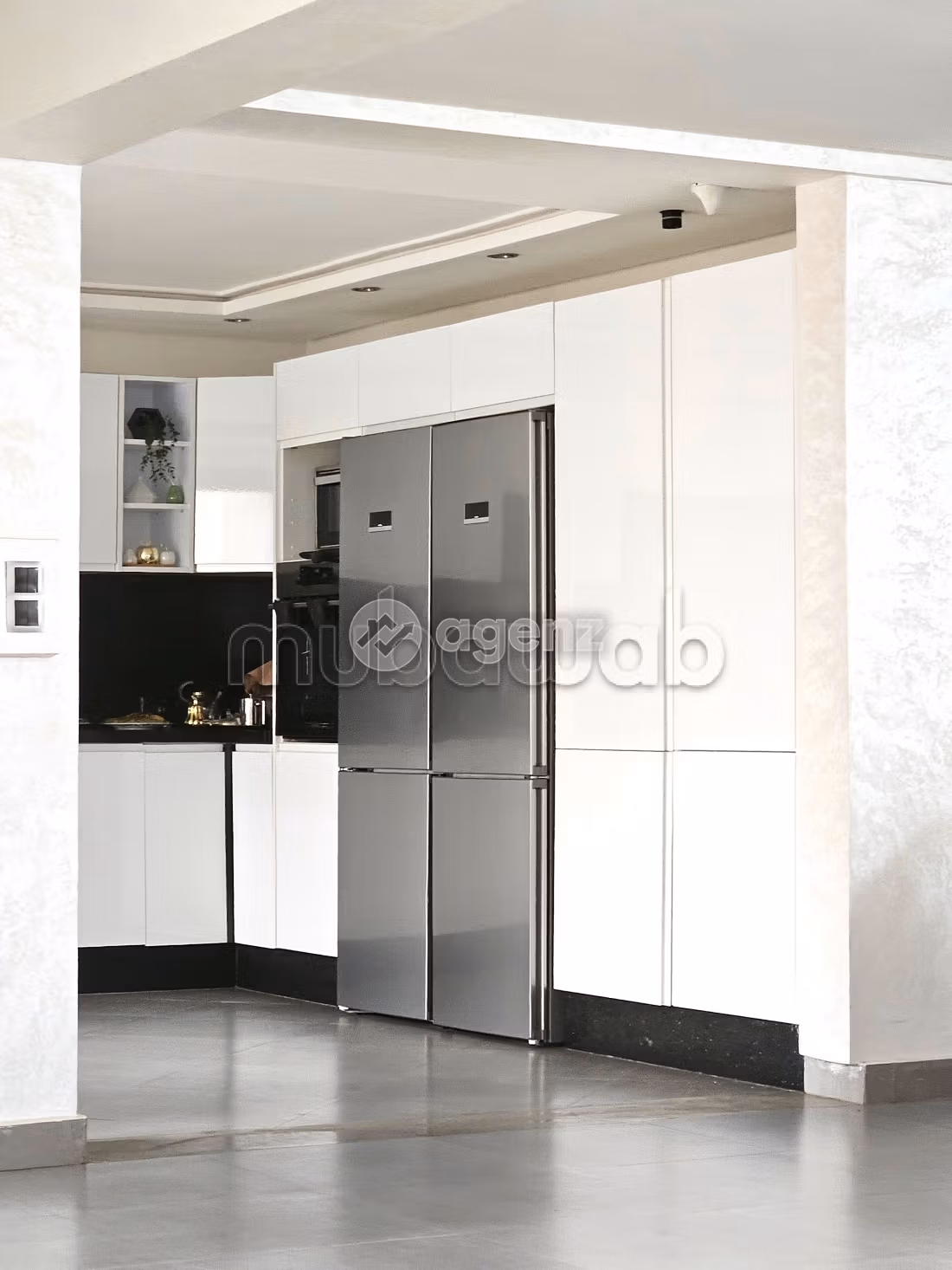 Luxury villa for sale. 5 beautiful rooms. Carpark and terrace