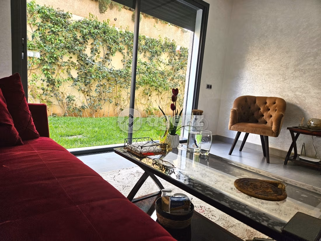 Luxury villa for sale. 5 beautiful rooms. Carpark and terrace