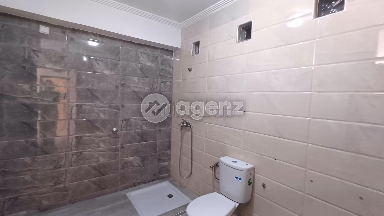 Villa de alto standing en venta. 4 hermosas habitaciones. Bodega, gran terraza