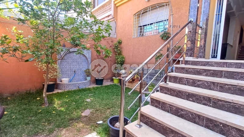 Nu te koop: villa's en luxe woningen. 4 Slaapkamers. Terras en garage