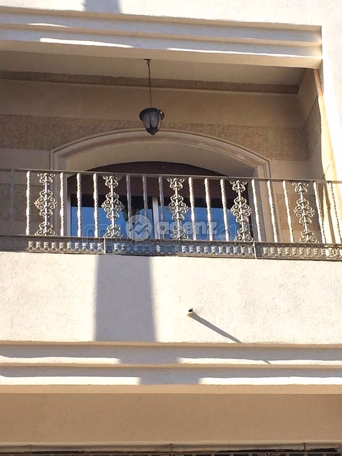 Acquista casa a Sidi Maarouf. 9 belle camere da letto. Posto auto e terrazzo