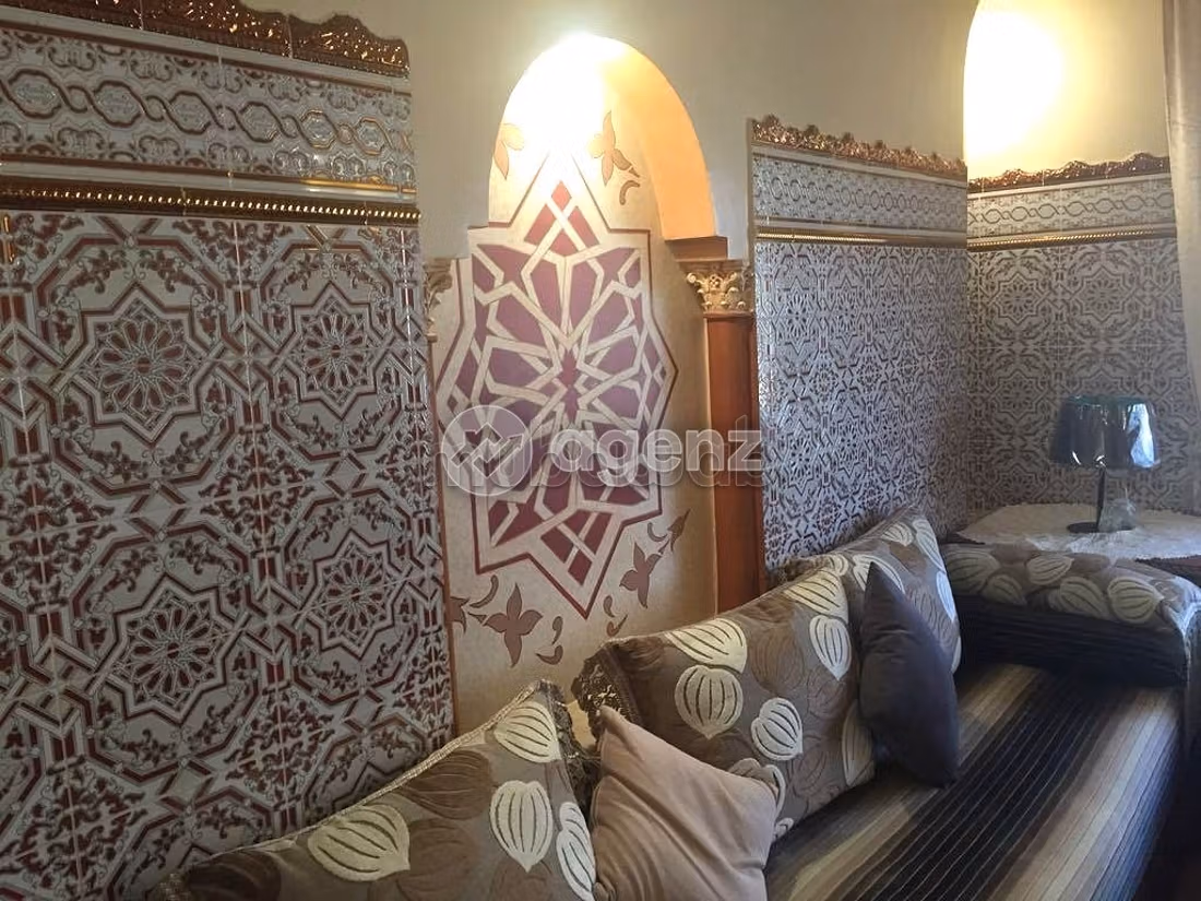 Acquista casa a Sidi Maarouf. 9 belle camere da letto. Posto auto e terrazzo