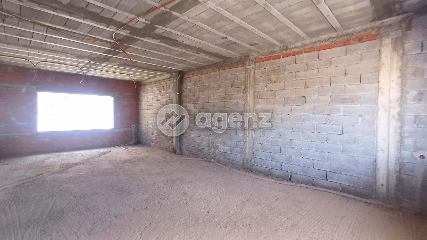 Luxury home for sale. 5 lovely rooms. Private garage