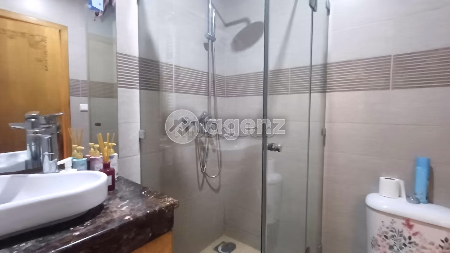 Vendita di uno splendido appartamento a Bourgogne Ouest. 2 camere. Ascensore e garage