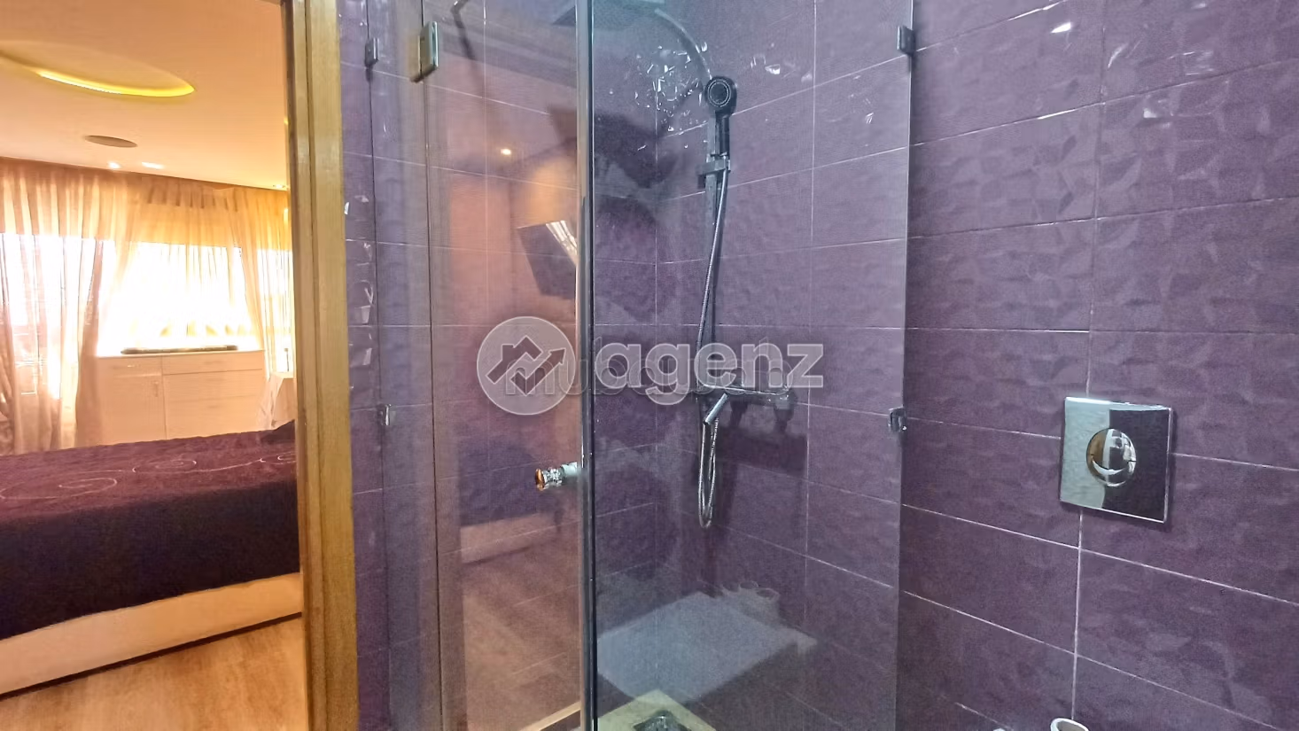 Vendita di uno splendido appartamento a Bourgogne Ouest. 2 camere. Ascensore e garage