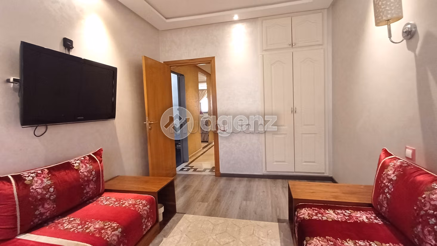 Vendita di uno splendido appartamento a Bourgogne Ouest. 2 camere. Ascensore e garage