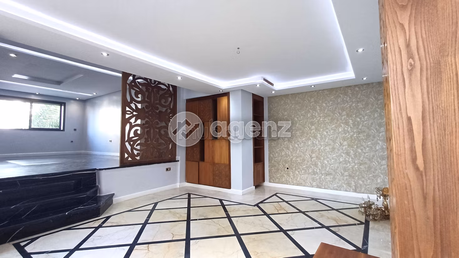 Se vende piso en Californie. 2 dormitorios. Parking y ascensor