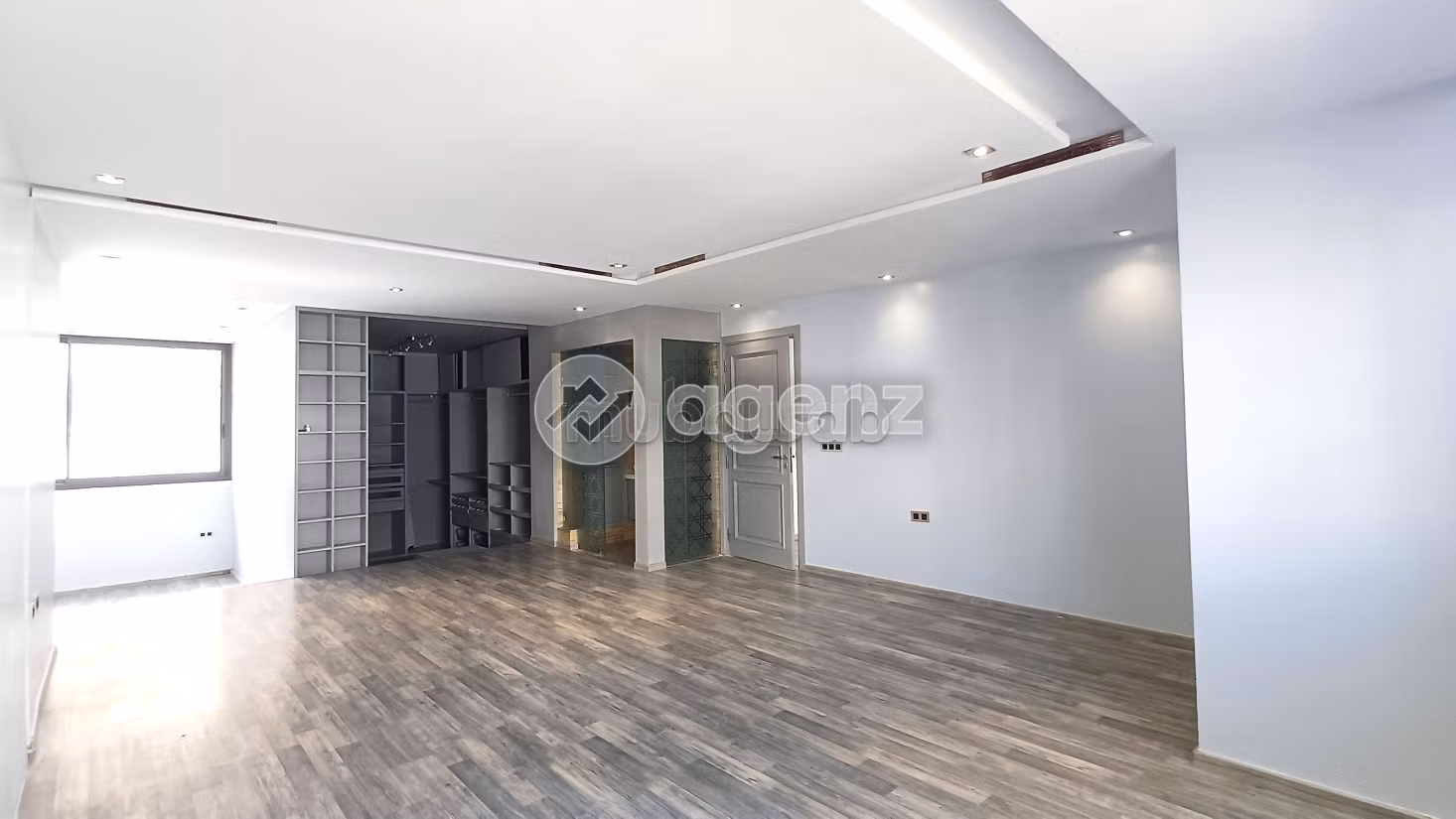 Se vende piso en Californie. 2 dormitorios. Parking y ascensor