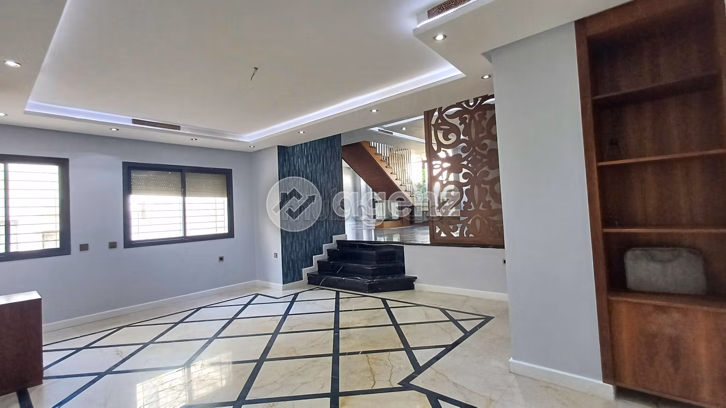 Se vende piso en Californie. 2 dormitorios. Parking y ascensor