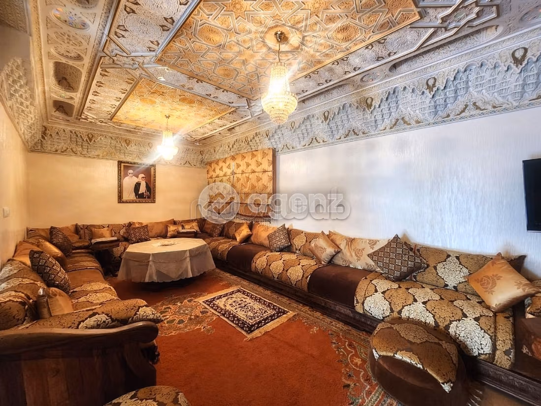 Magnificent villa for sale in Hay Najah. 4 lovely rooms. Carpark and terrace