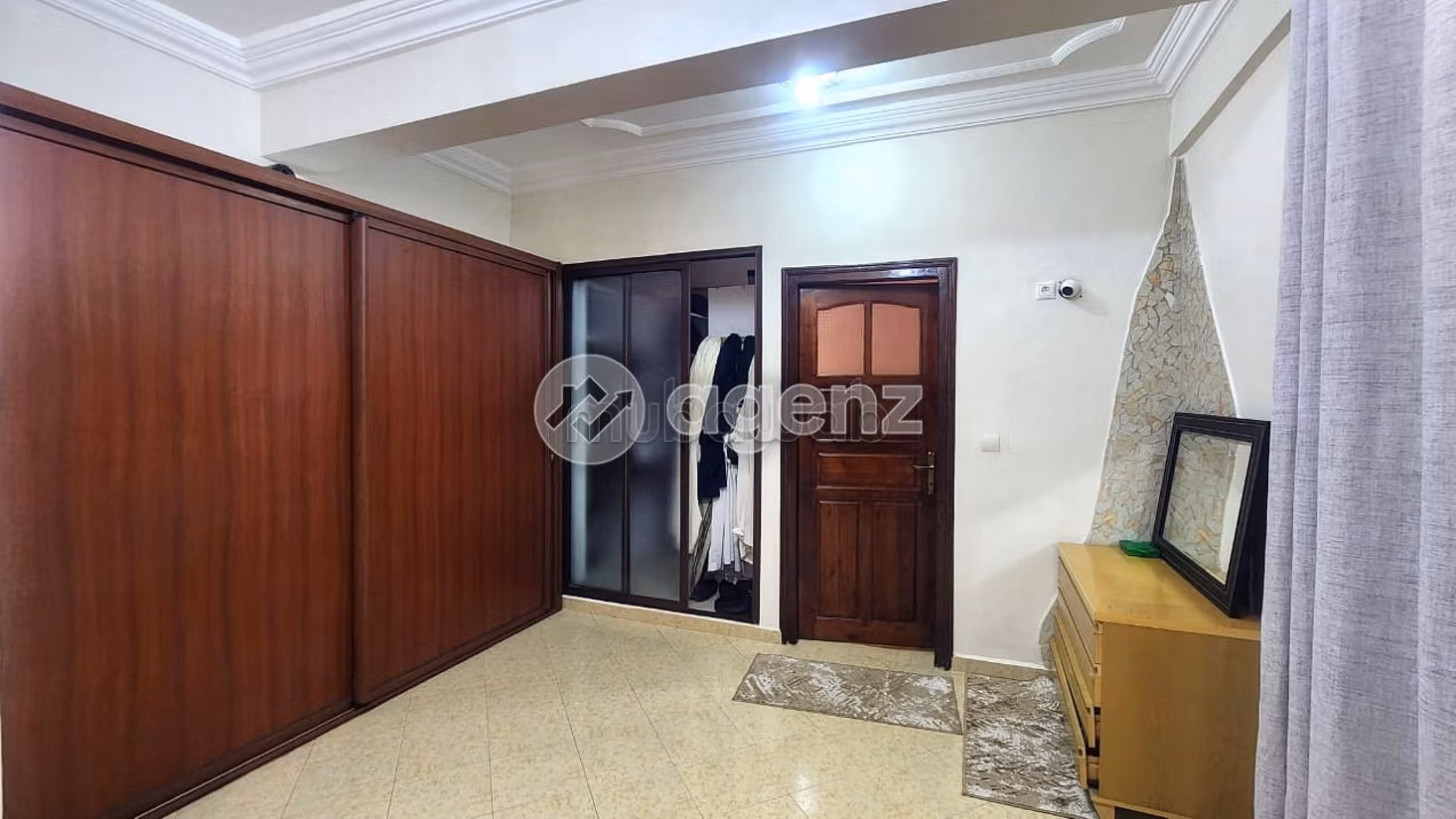 Magnificent villa for sale in Hay Najah. 4 lovely rooms. Carpark and terrace