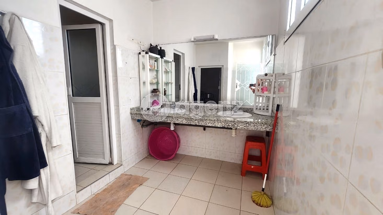 Magnificent villa for sale in Hay Najah. 4 lovely rooms. Carpark and terrace
