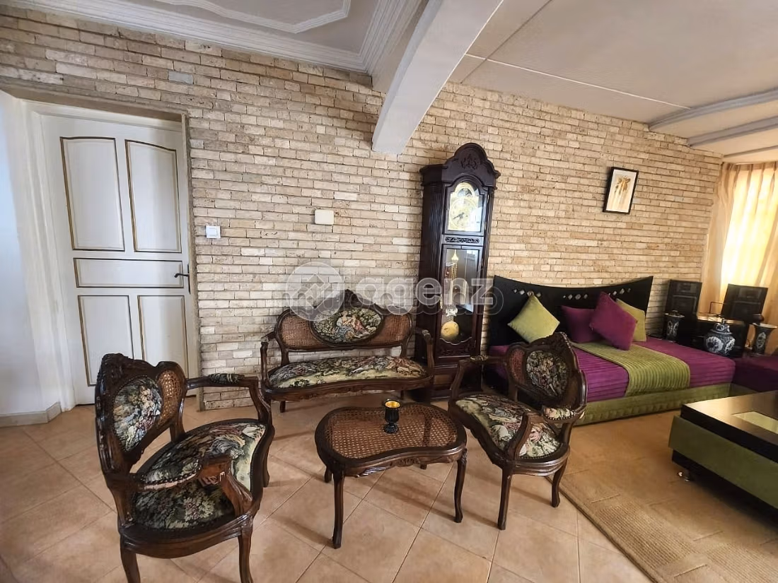 Magnificent villa for sale in Hay Najah. 4 lovely rooms. Carpark and terrace