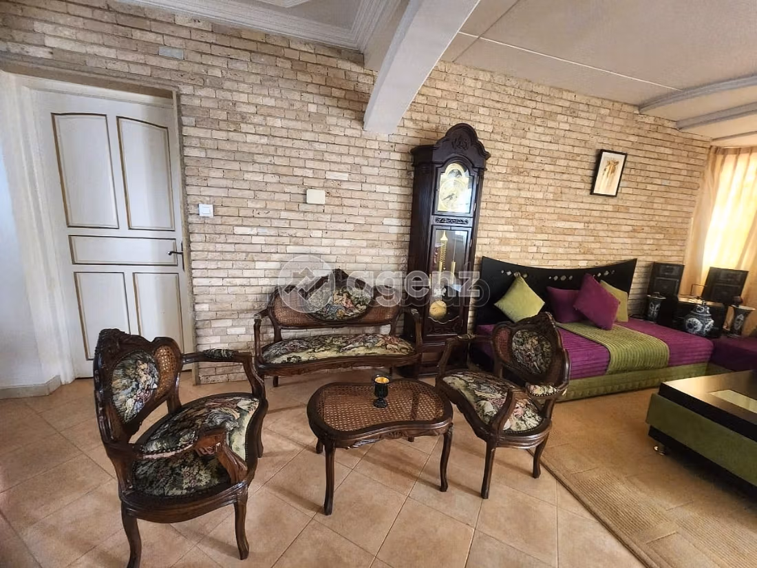 Magnificent villa for sale in Hay Najah. 4 lovely rooms. Carpark and terrace