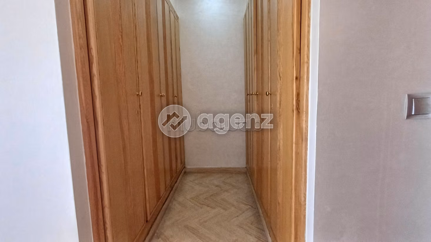 Splendido appartamento da acquistare. Superficie totale 129 m². Ascensore e posto auto