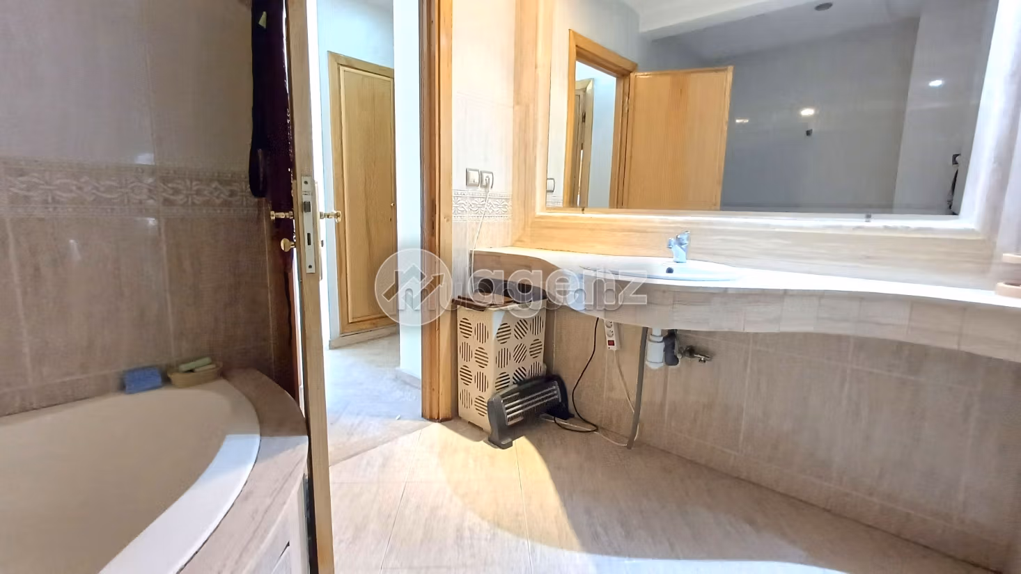 Splendido appartamento da acquistare. Superficie totale 129 m². Ascensore e posto auto
