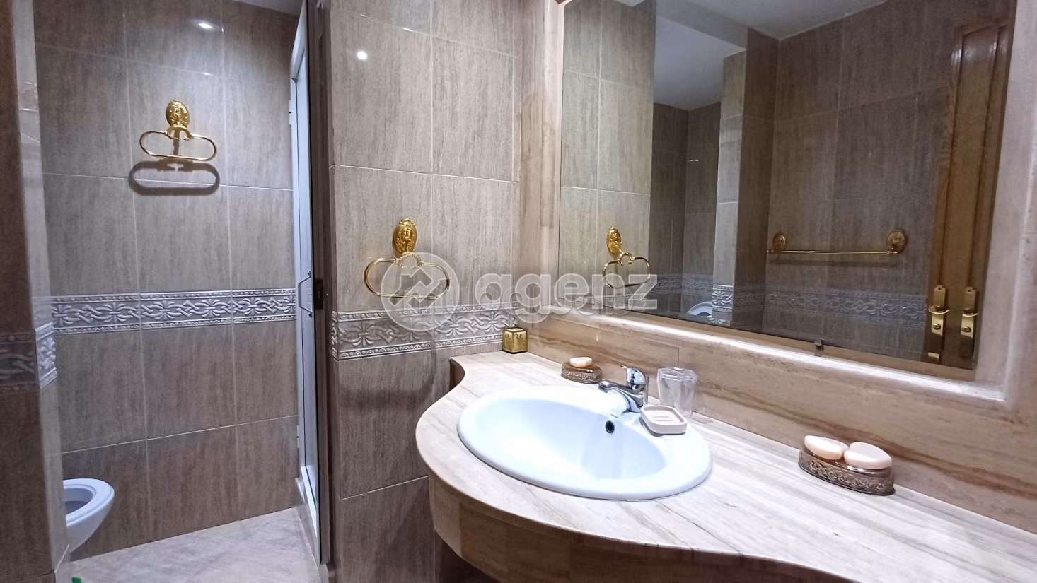 Splendido appartamento da acquistare. Superficie totale 129 m². Ascensore e posto auto