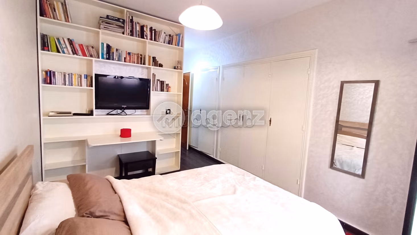 Apartment to purchase in Les Hôpitaux. Large area 143 m². New furniture