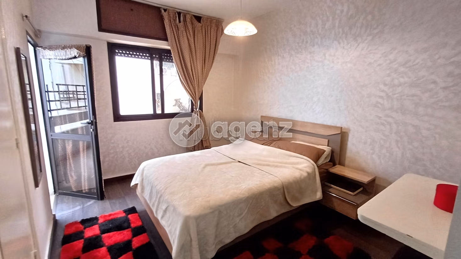 Apartment to purchase in Les Hôpitaux. Large area 143 m². New furniture