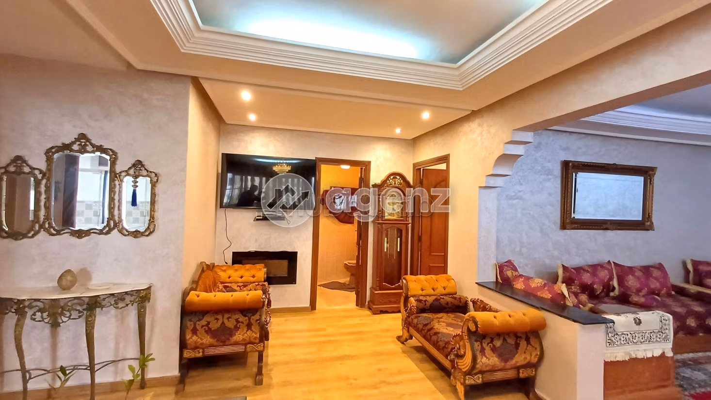 Apartment to purchase in Les Hôpitaux. Large area 143 m². New furniture