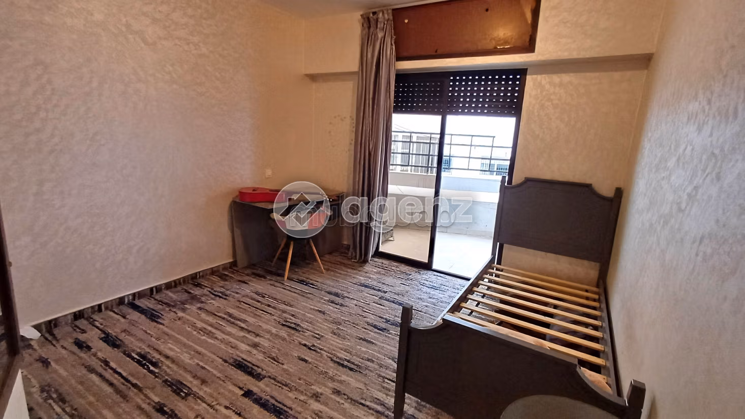 Apartment to purchase in Les Hôpitaux. Large area 143 m². New furniture