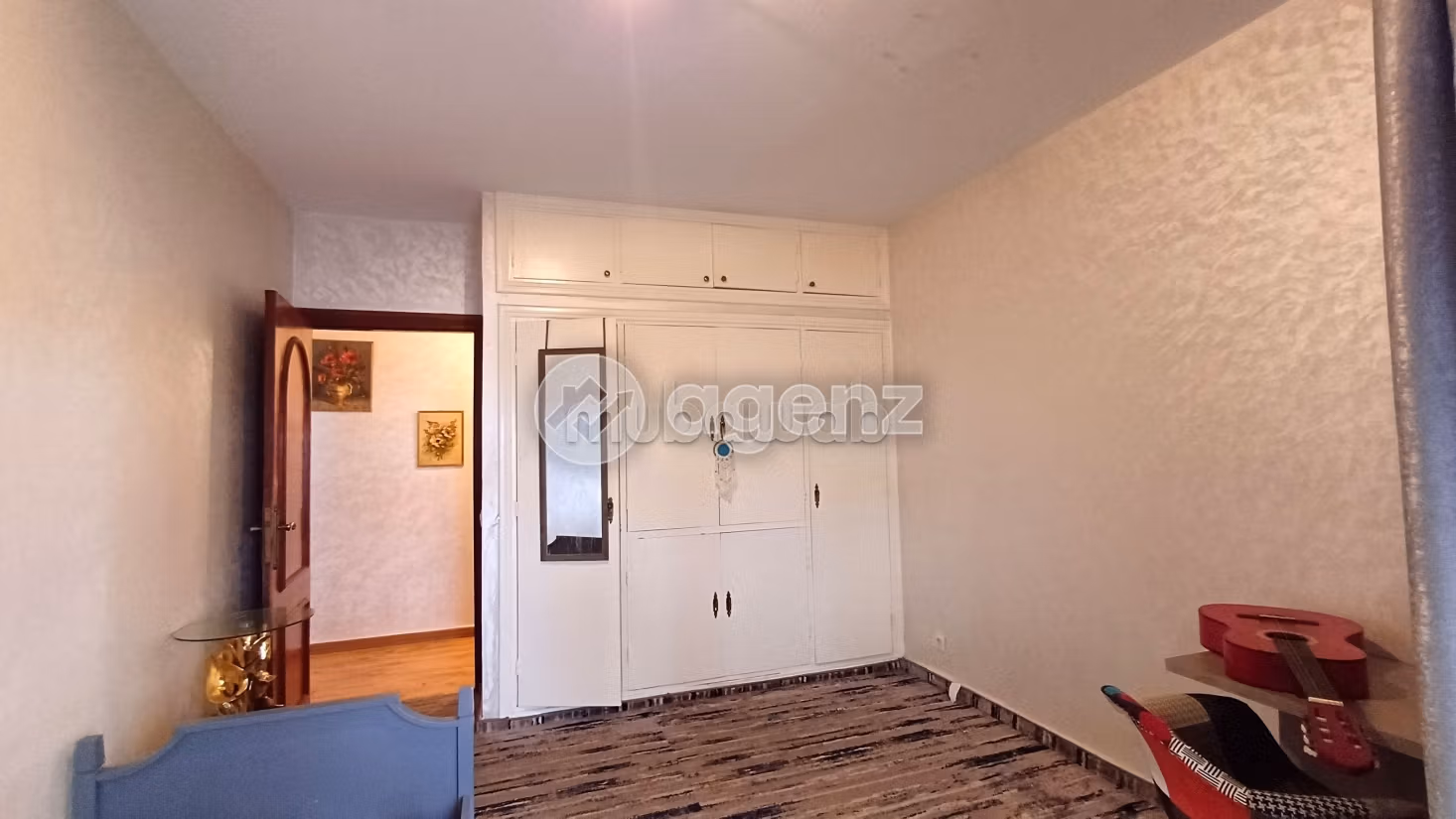Apartment to purchase in Les Hôpitaux. Large area 143 m². New furniture