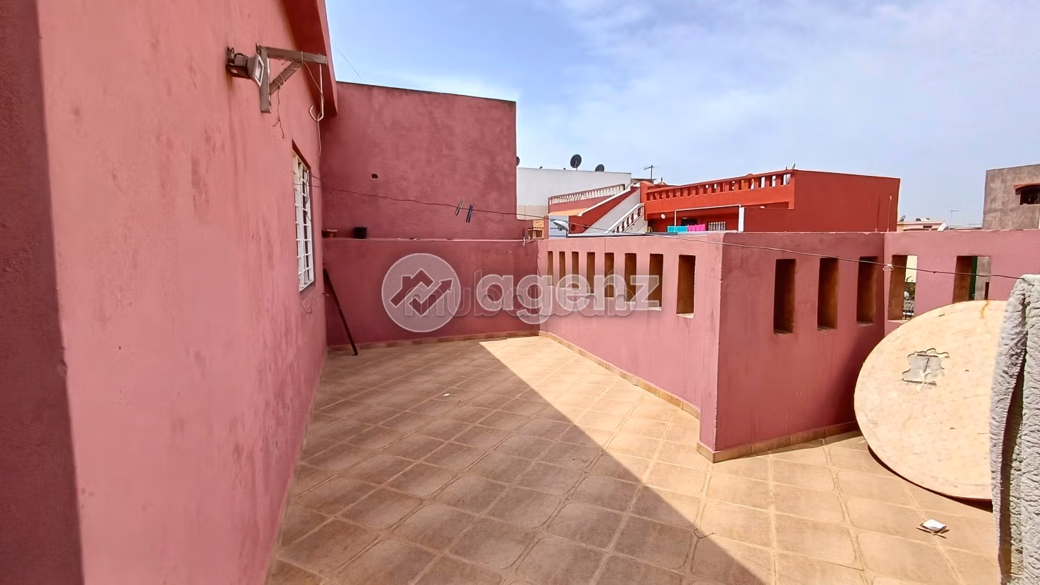 Proprietà in vendita a Al Qods. 5 belle camere da letto. Salone tradizionale marocchino e sistema di videosorveglianza