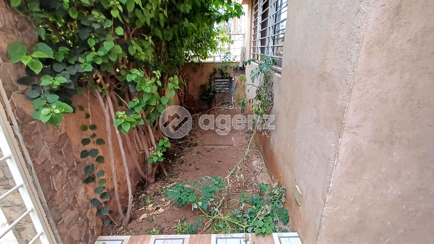 Proprietà in vendita a Al Qods. 5 belle camere da letto. Salone tradizionale marocchino e sistema di videosorveglianza