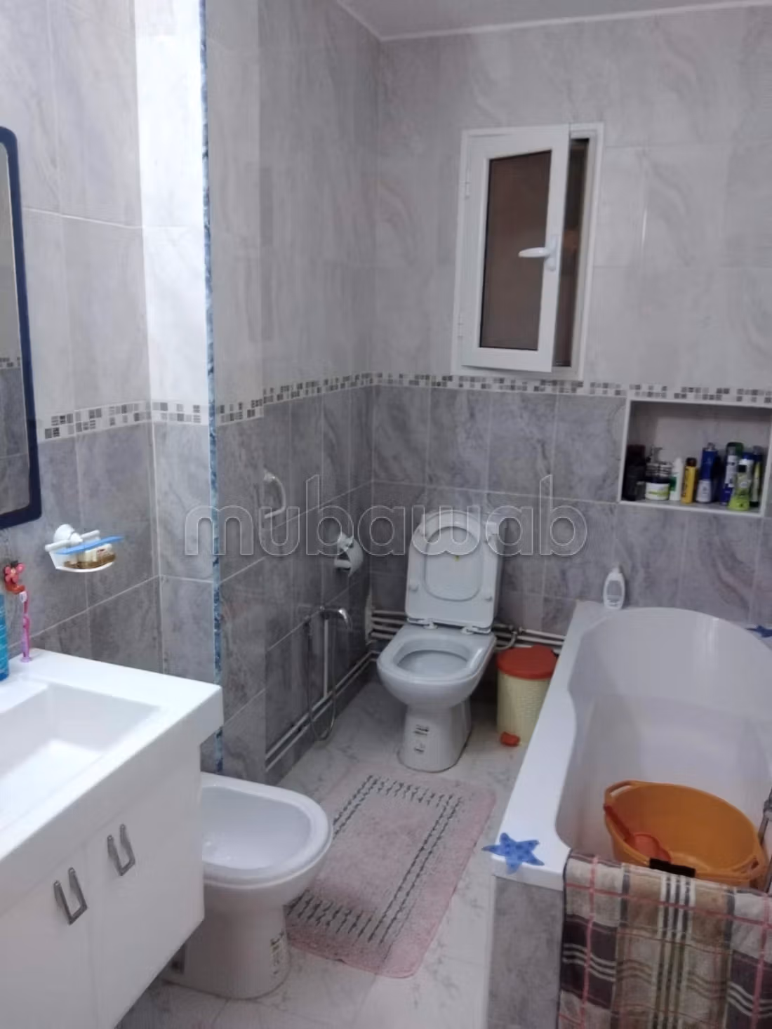 Etage villa jardin d el menzah