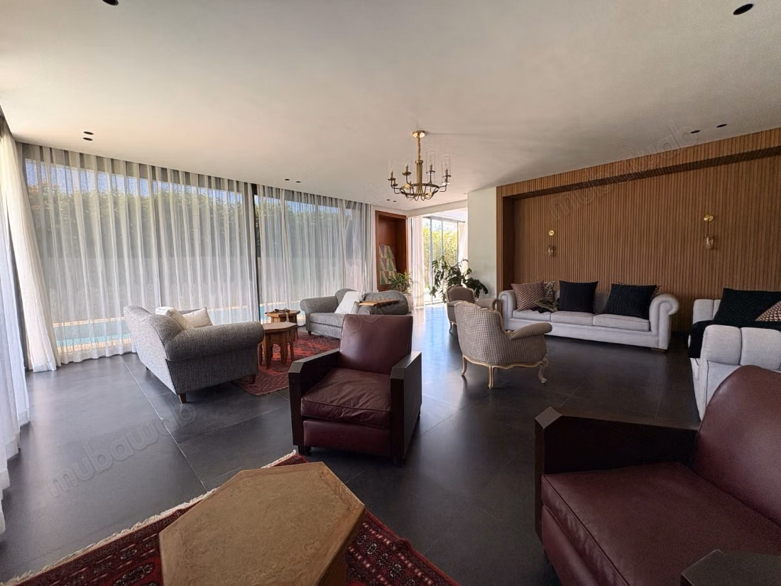 Beautiful villa for rent. Small area 700 m². Attic