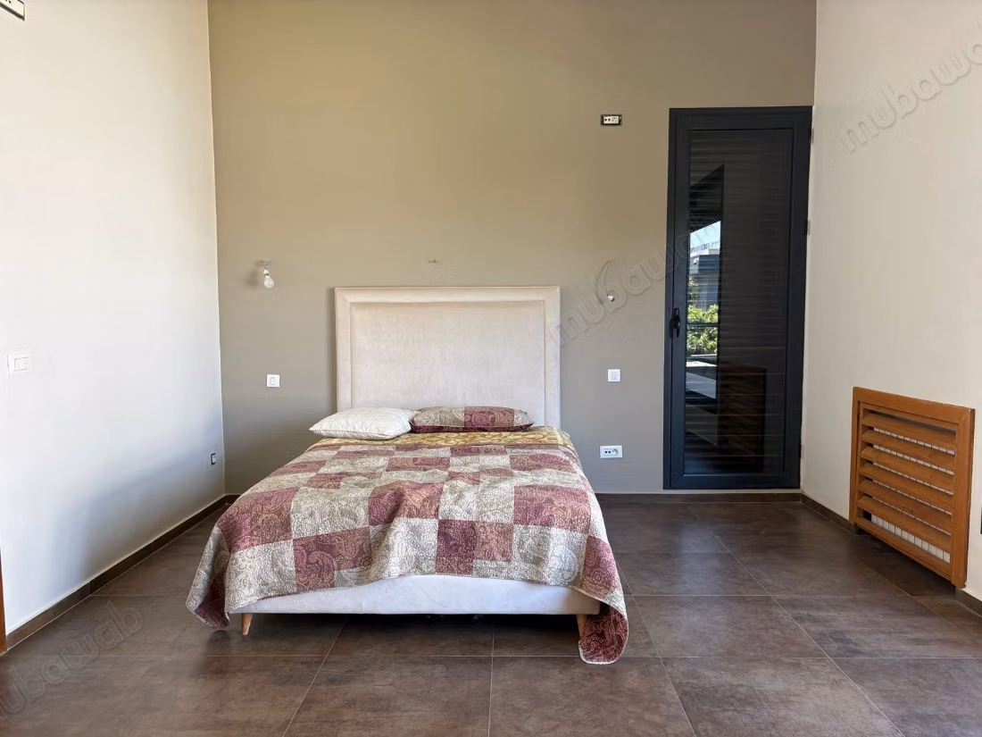 Beautiful villa for rent. Small area 700 m². Attic