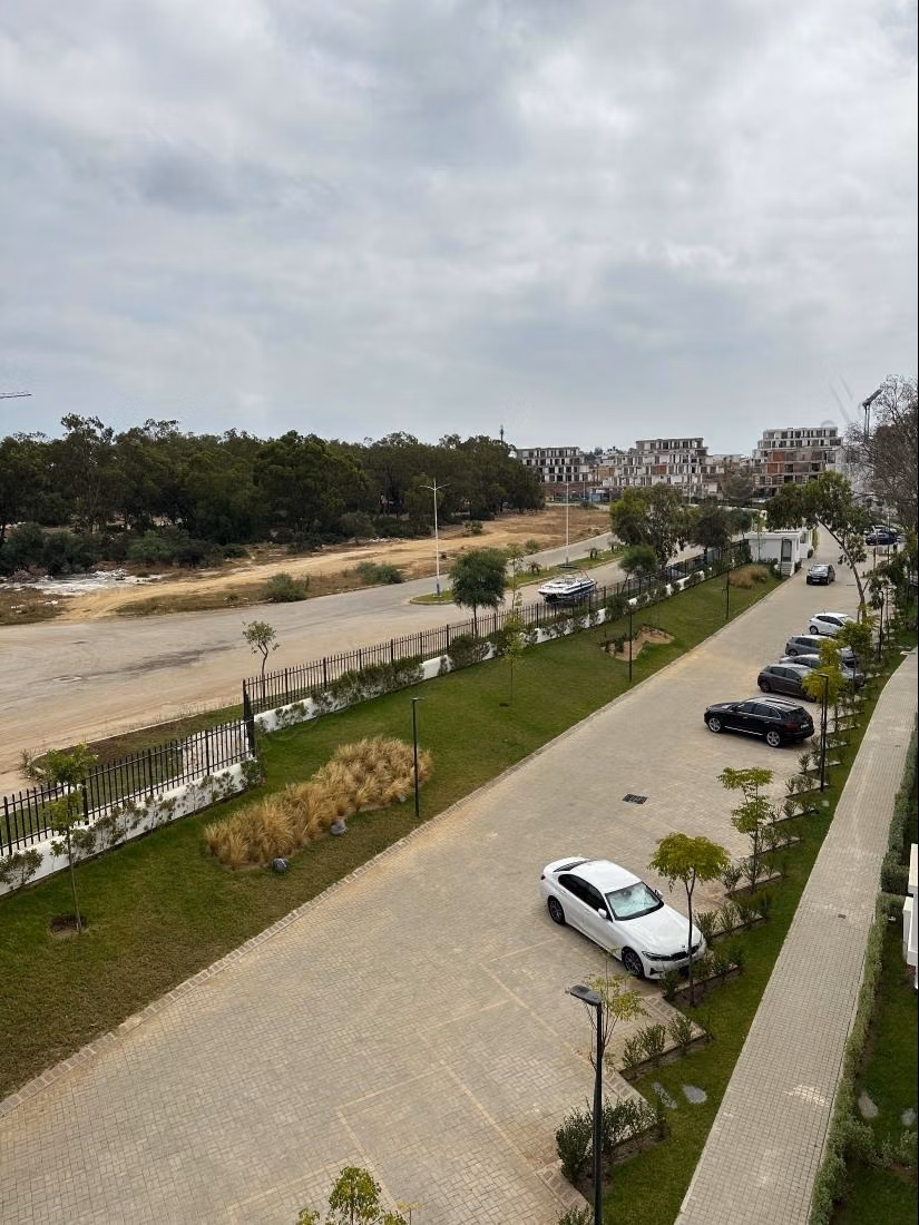 Superbe appartement à vendre à Cabo Negro, totale 83 m². Bien meublé
