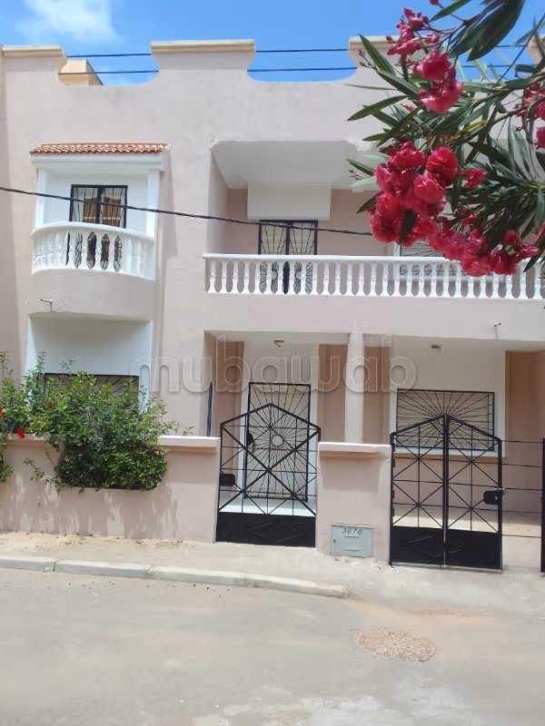 Casa en venta. Superficie 150 m². Espacios verdes, Balcón